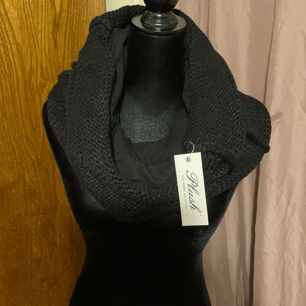 Plush NWT knit neck warmer,OS